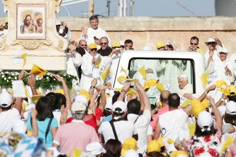 papa Leuca - foto ansa (2).jpg